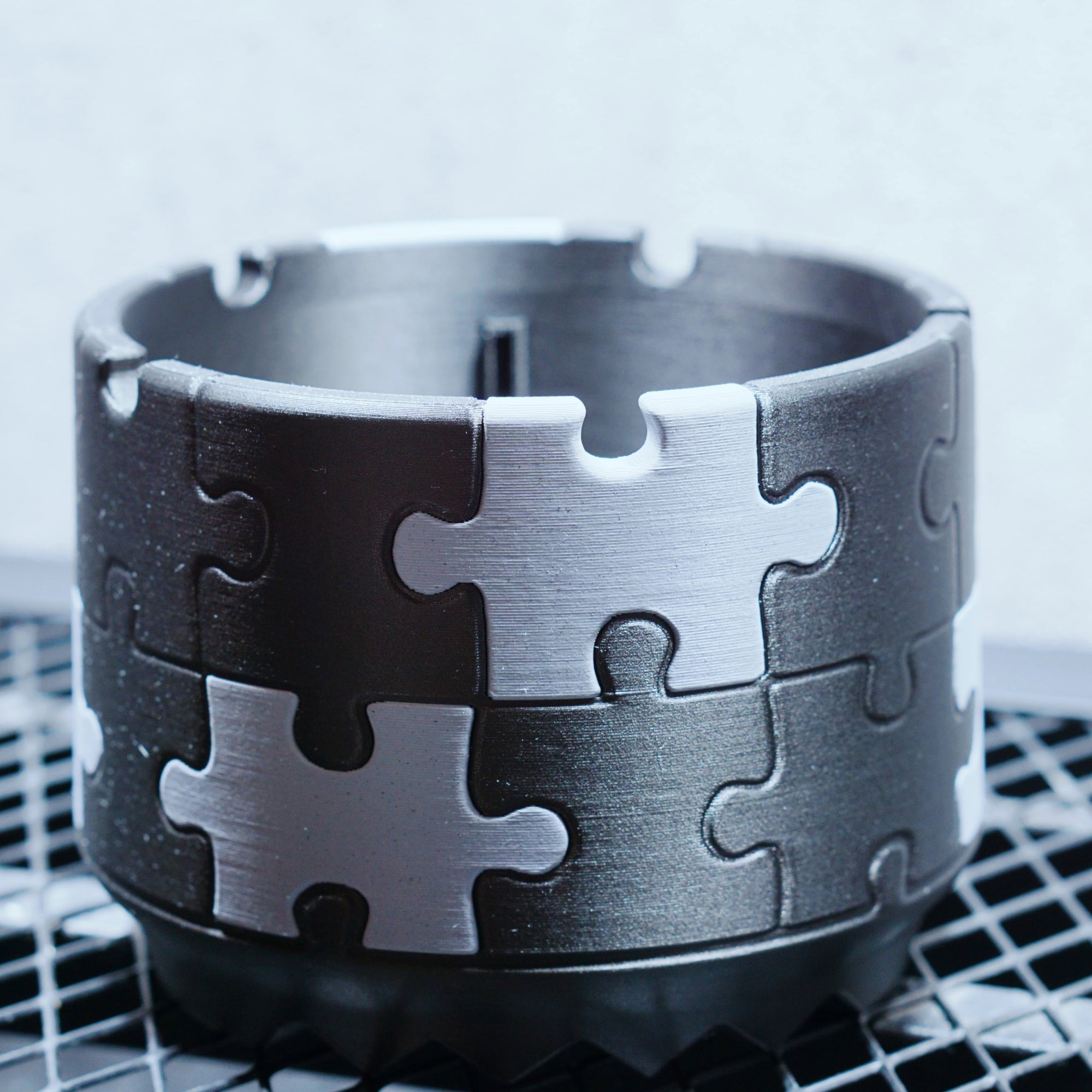 POT PUZZLE LIMITED SIZE M 4.5号サイズ 3Dプリント植木鉢 マットブラック × アーバングレー 商品画像2｜SOCIAL PLANT WORKS