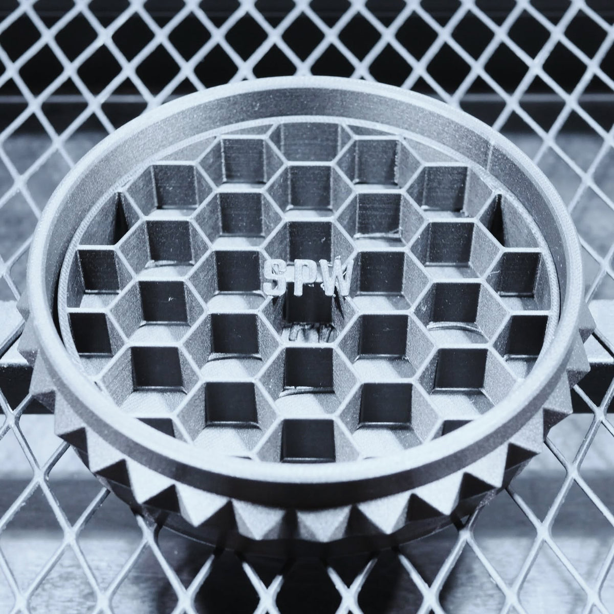 DUAL MESH TRAY STUD SIZE S 受け皿 マットブラック 商品画像5｜SOCIAL PLANT WORKS