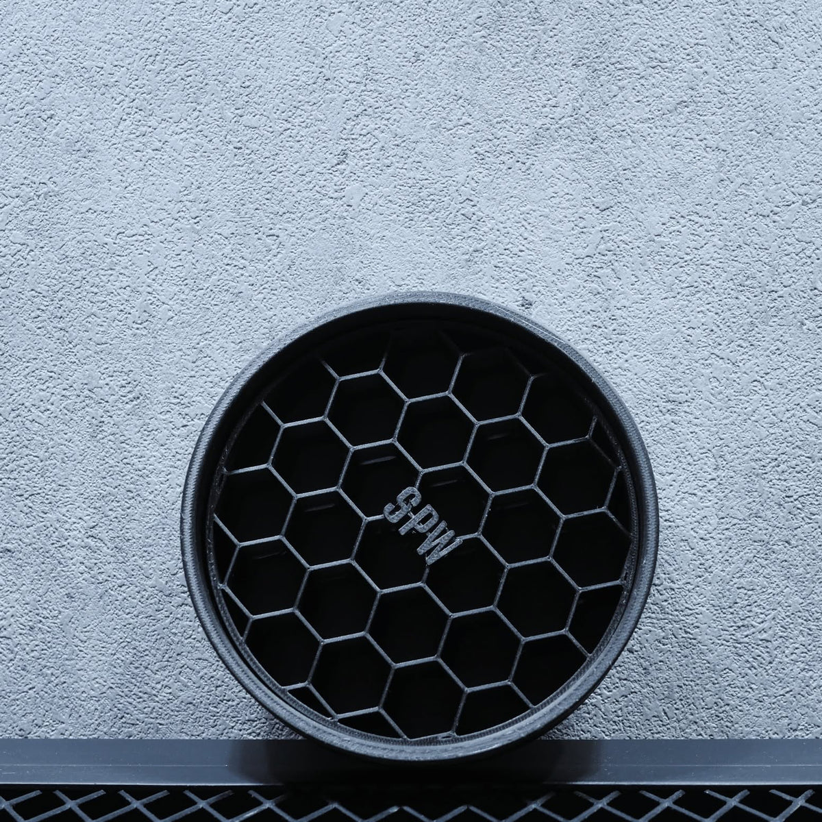 DUAL MESH TRAY THUNDER SIZE S 受け皿 マットブラック 商品画像3｜SOCIAL PLANT WORKS