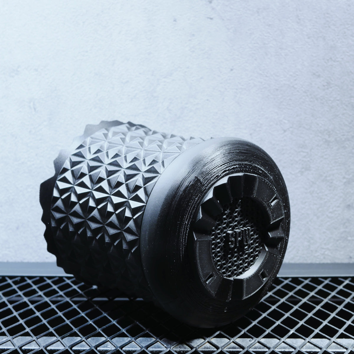 POT CROSS STUD 鉢 マットブラック 着脱式ボトム 商品画像2｜SOCIAL PLANT WORKS